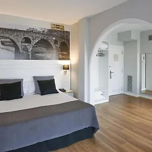 Hotel Pamplona Vic